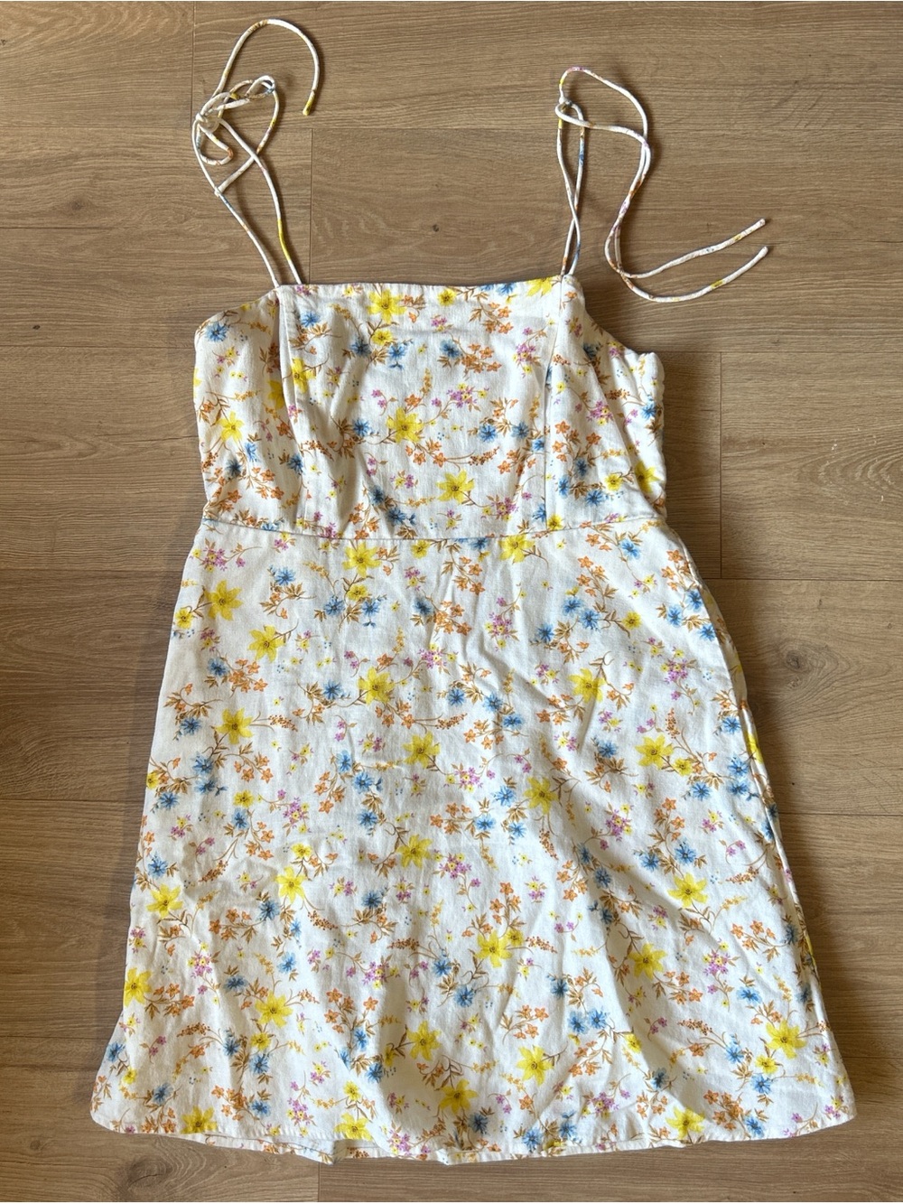 Old Navy White Floral Sundress with Yellow &‎ Blue Blooms
